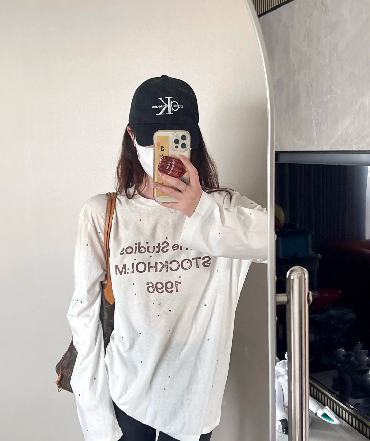 Who’s gonna reject a white acne drilling long sleeve T? White drills are so beautiful - 图片 1