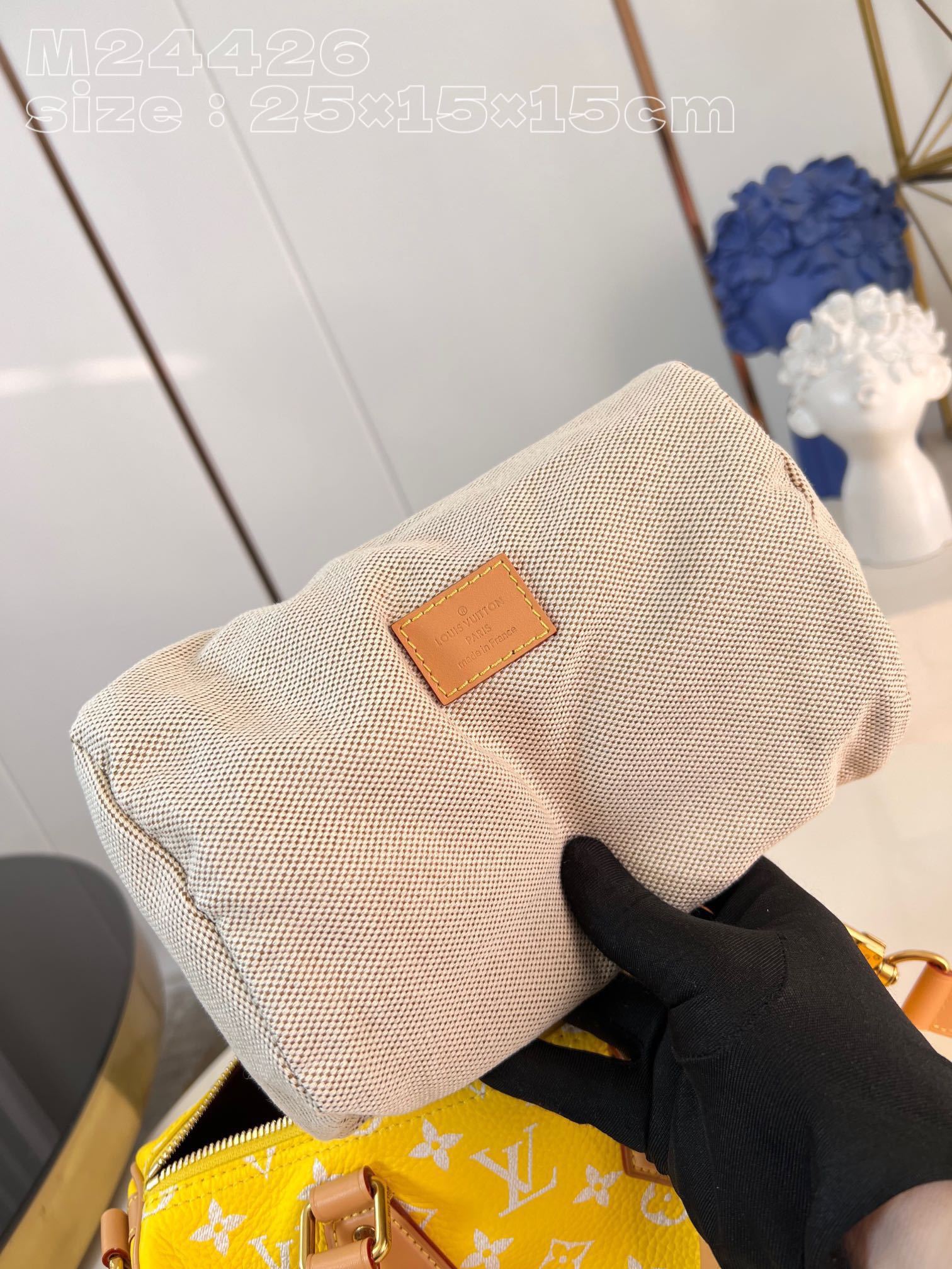 顶级原单独家实拍m24426黄本款皮革手袋以柔软牛皮革传递华贵质感monogram印花临摹帆布上的mon
