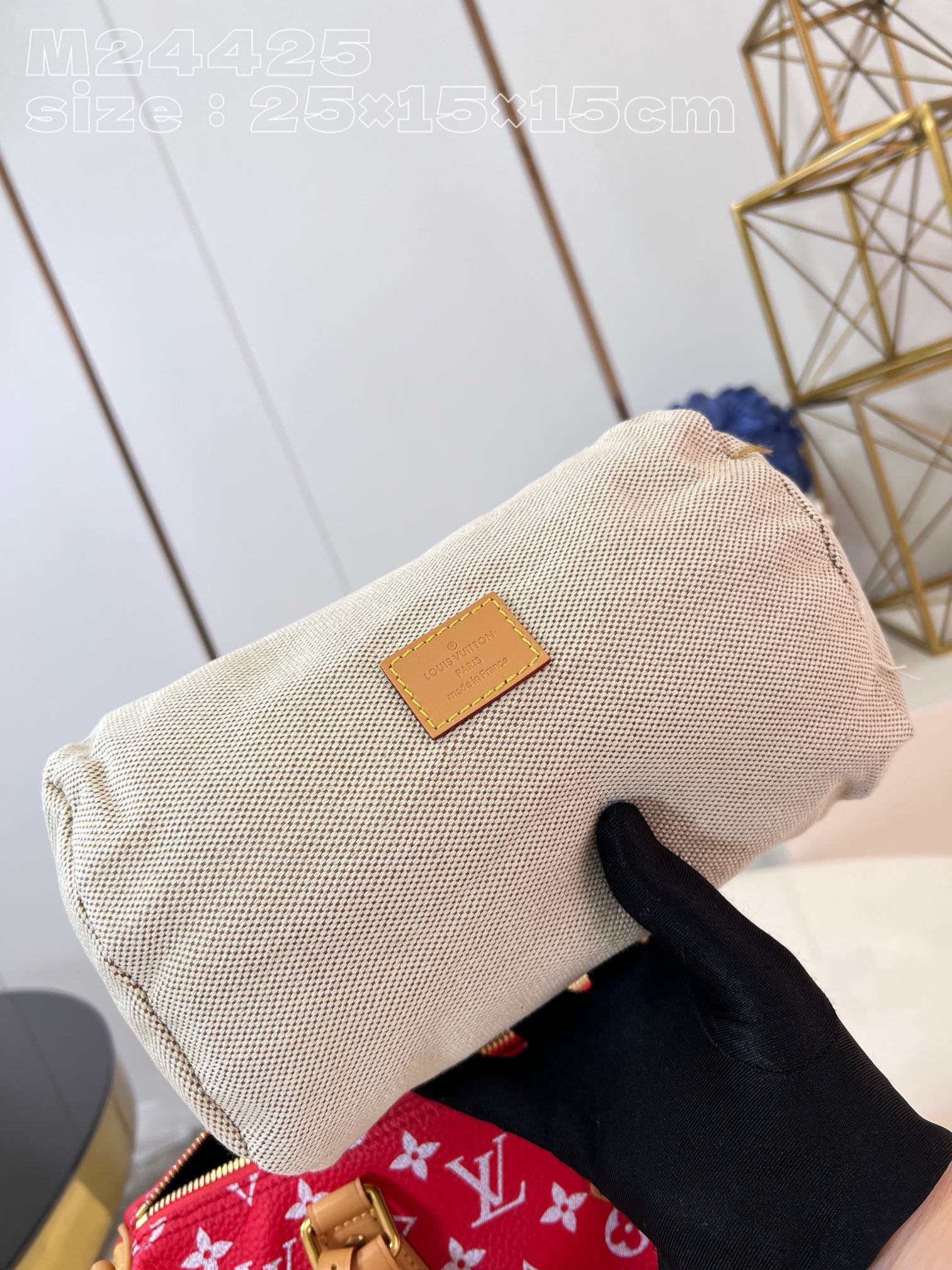 顶级原单独家实拍m24423红本款皮革手袋以柔软牛皮革传递华贵质感monogram印花临摹帆布上的mon