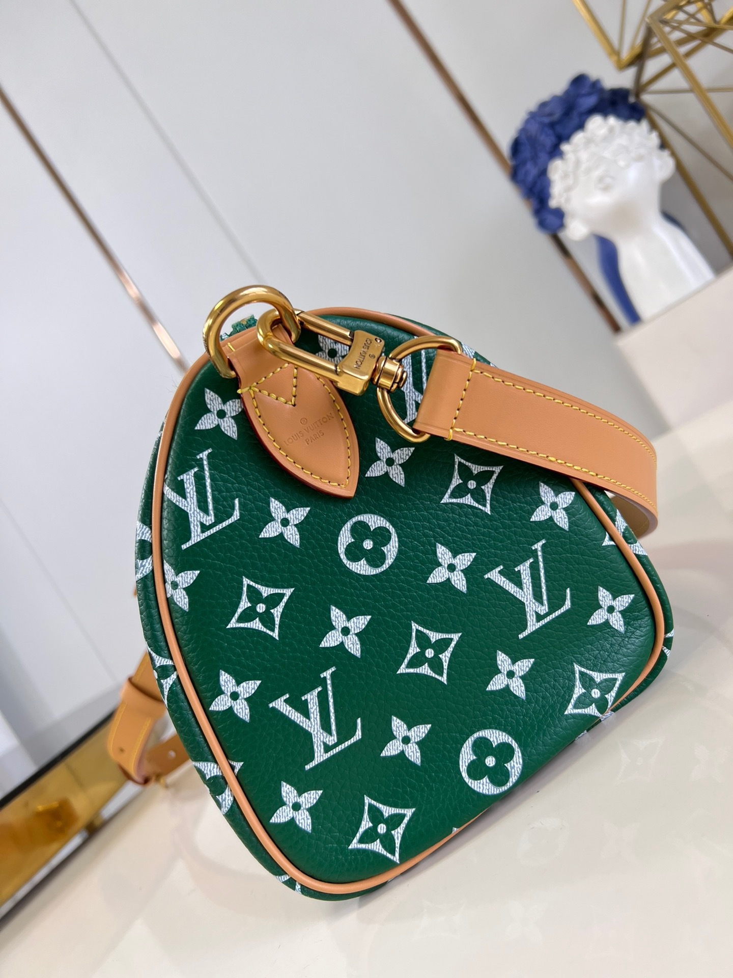 顶级原单独家实拍m24423绿本款皮革手袋以柔软牛皮革传递华贵质感monogram印花临摹帆布上的mon