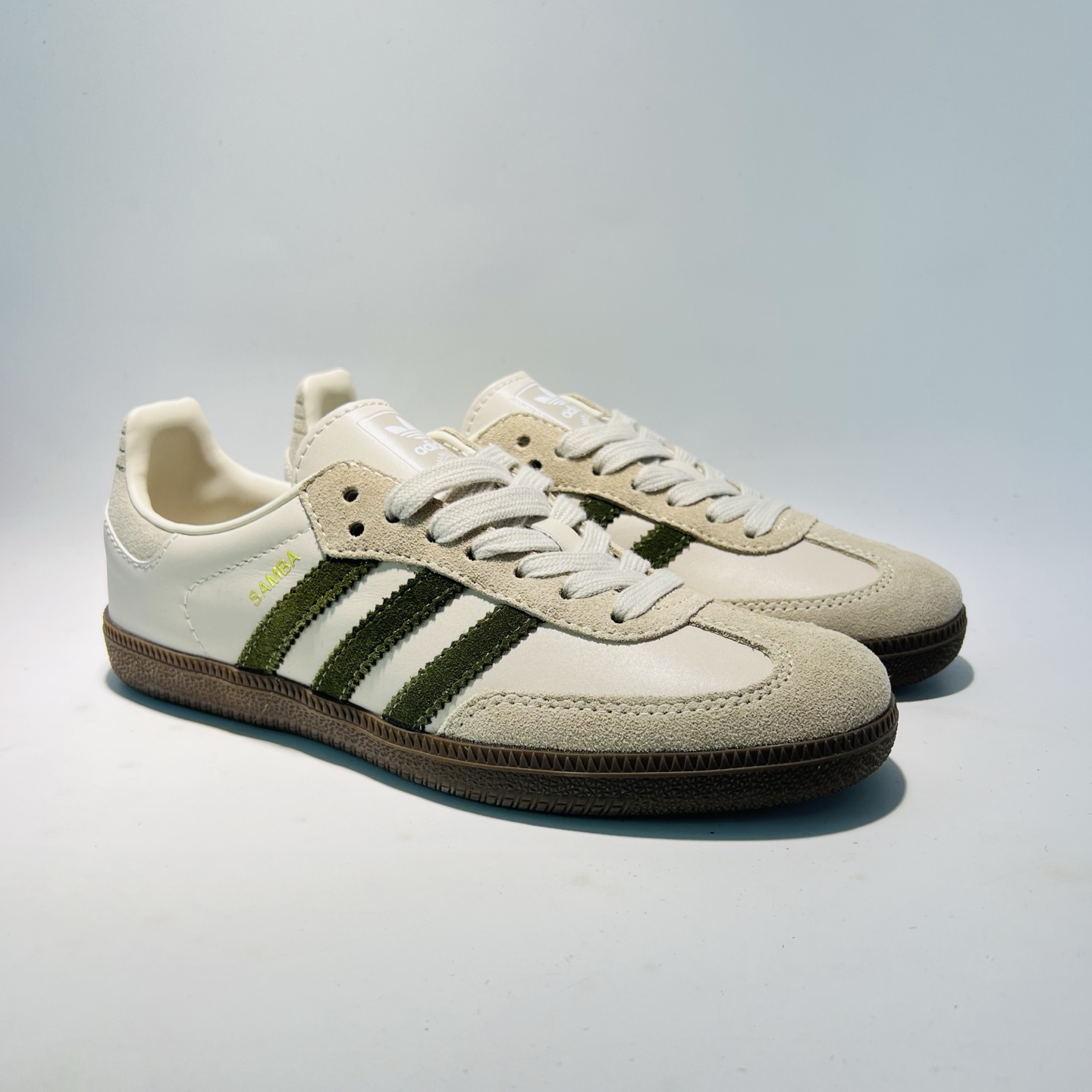 LFZ19# adidas originals SAMBA OG 百搭舒适 德训鞋 男女同款 矾土棕 货号:JR0893 (带半码)