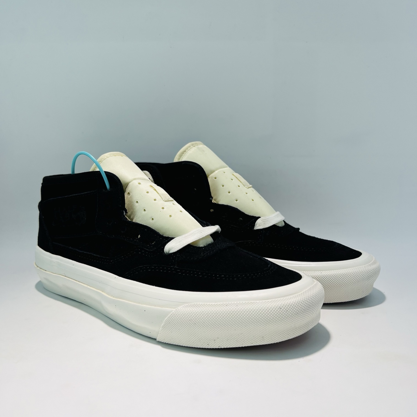 MZ23# Vans  x JJJJound Half Cab 舒适柔软 耐磨 中帮 板鞋 男款 黑色
货号：VN000S86BLA
码数：35-44