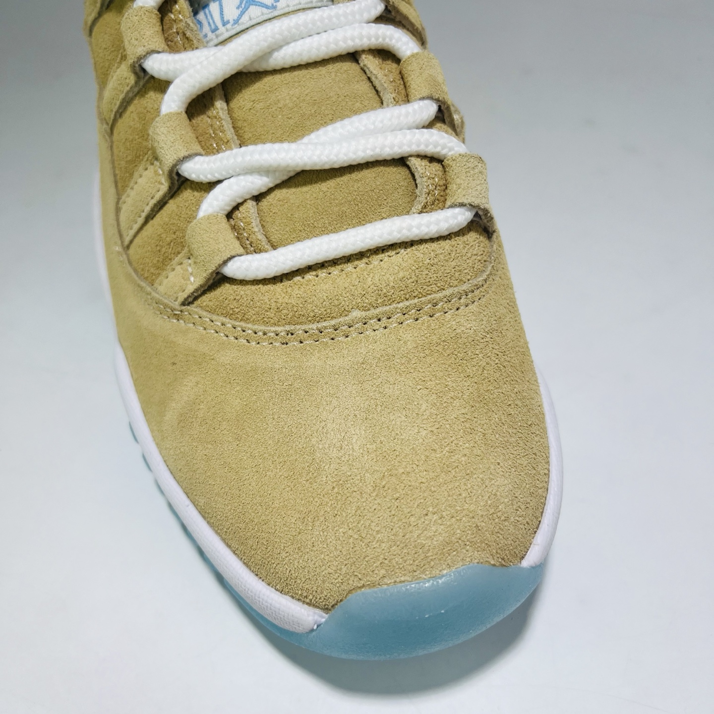 AJ27# Jordan Air Jordan 11 Retro "H-TOWN" 北美限定 时尚舒适 防滑耐磨 高帮 复古篮球鞋 男款 白蓝
货号：IO8960-707
码数：40-47.5（带半码）