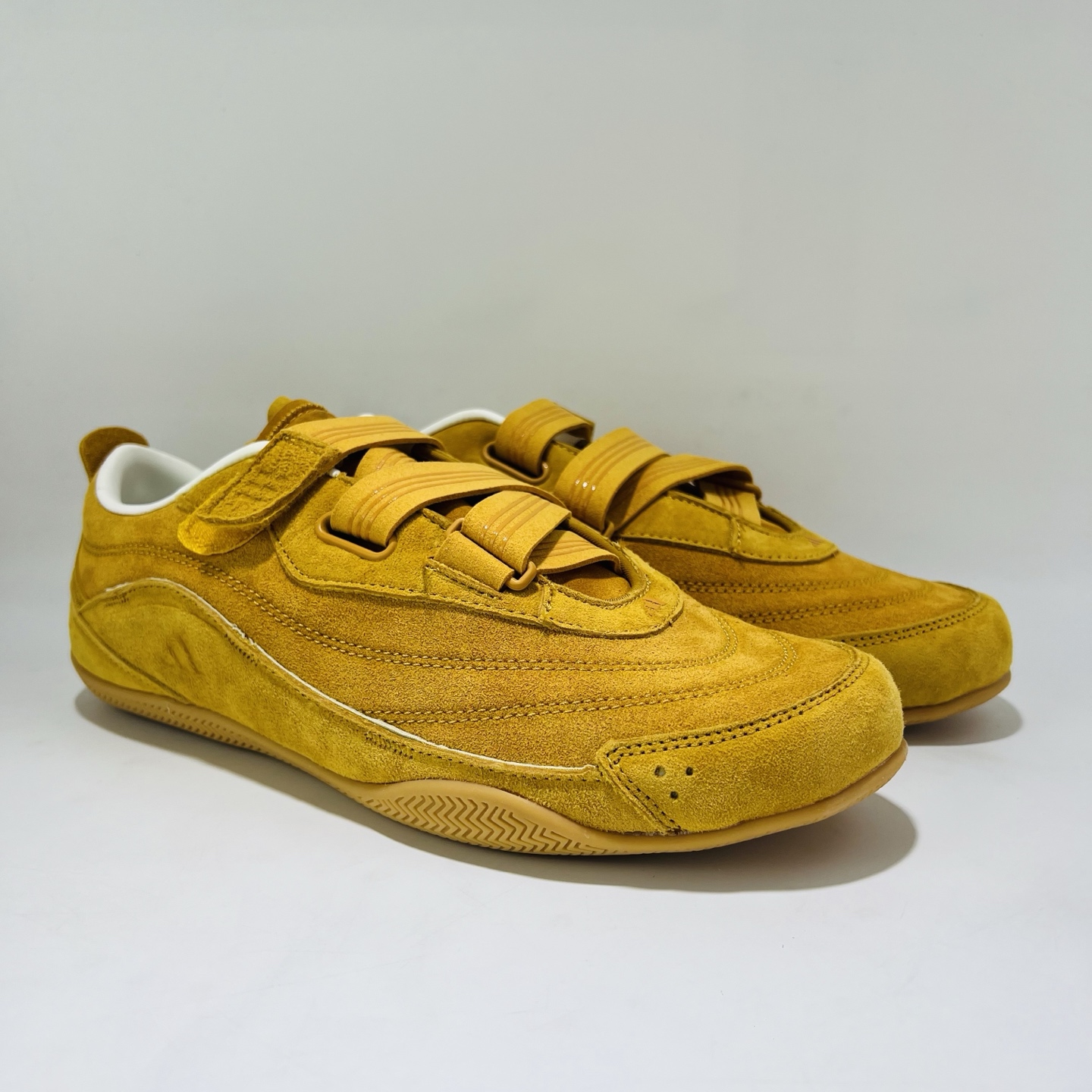 LFZ17# adidas URBAN REVERIE FOS 经典百搭 低帮 生活休闲鞋 女款 黄色
货号：KJ4036
码数：35.5-40