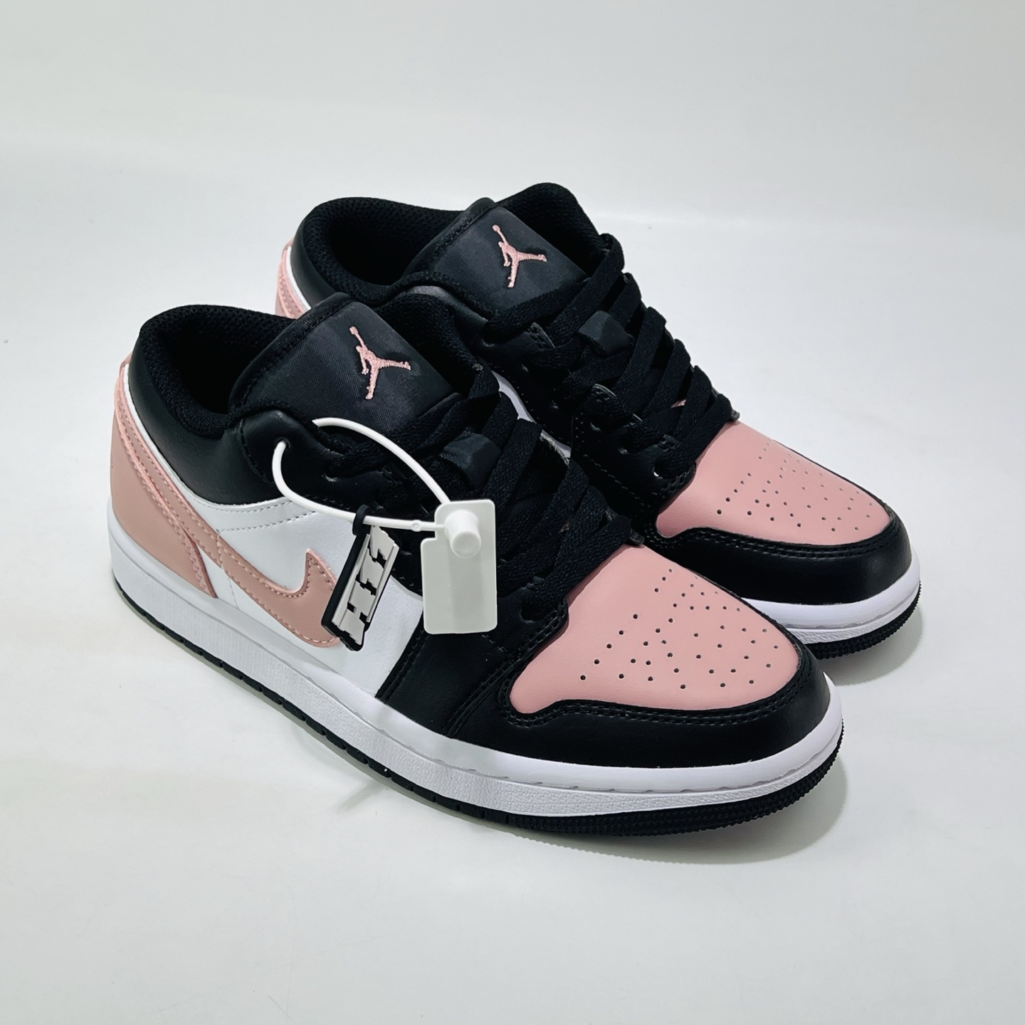 H1118# Jordan Air Jordan 1 暴力粉 甜妹 少女风 多巴胺 女朋友 低帮 板鞋 男女同款 粉色 货号:553560-066 (带半码)