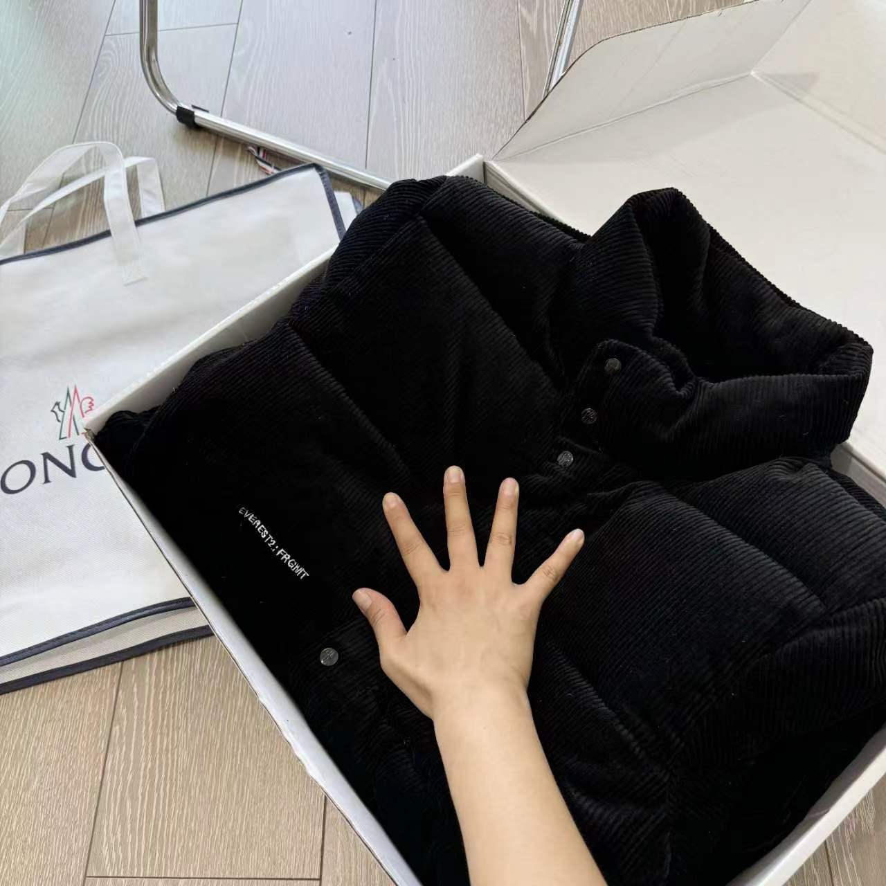 Moncler M.U.S.R.F.G.MT.U.N.S.S. Collection: High-Quality Fashion with Superior Warmth and Style - 图片 4