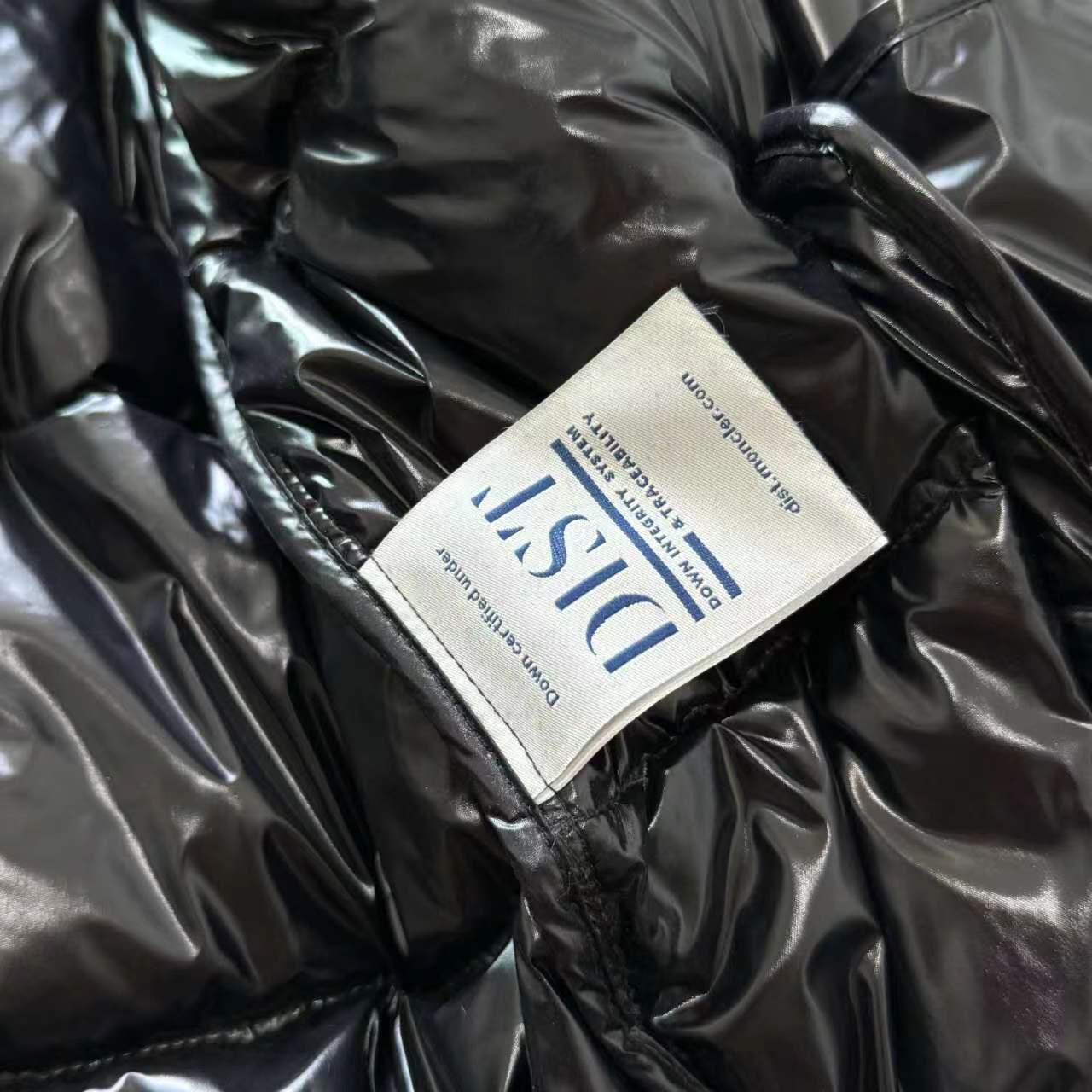 Moncler M.U.S.R.F.G.MT.U.N.S.S. Collection: High-Quality Fashion with Superior Warmth and Style - 图片 8