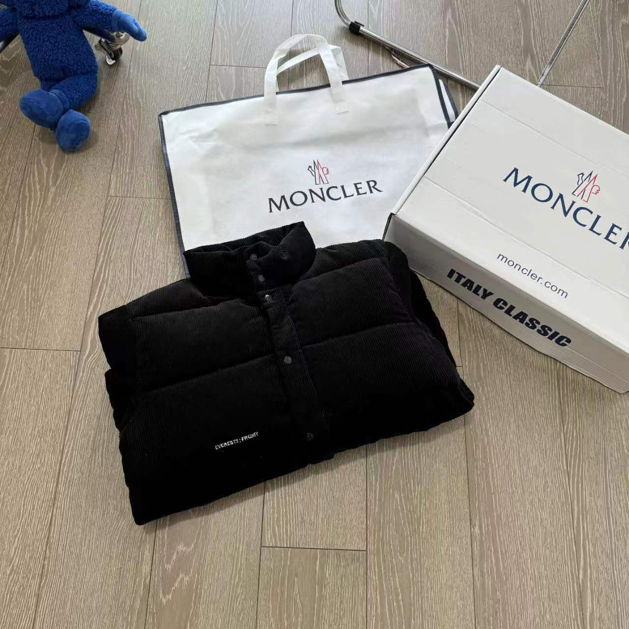 Moncler M.U.S.R.F.G.MT.U.N.S.S. Collection: High-Quality Fashion with Superior Warmth and Style - 图片 9