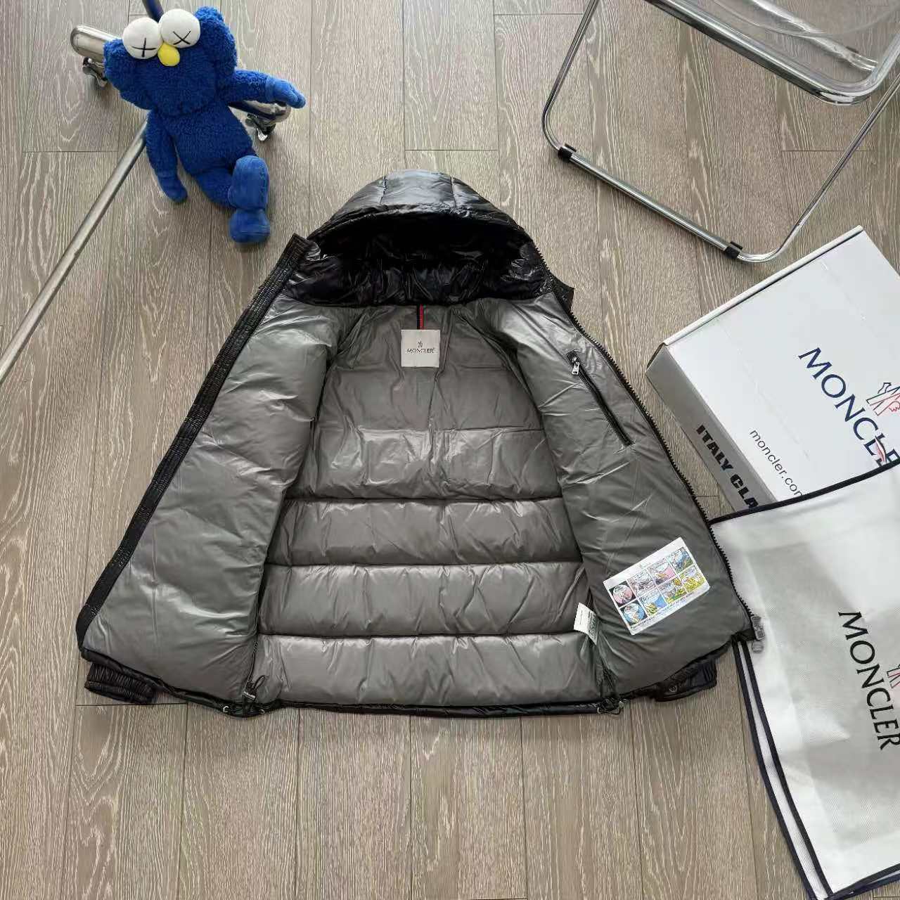 Moncler Maya: Classic Design with Quality Fabric and Hardware, Perfect for All Seasons - 图片 7