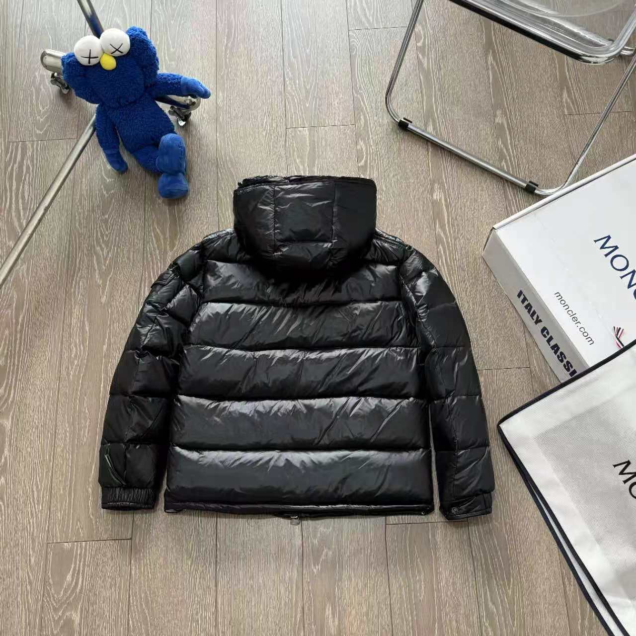 Moncler Maya: Classic Design with Quality Fabric and Hardware, Perfect for All Seasons - 图片 6