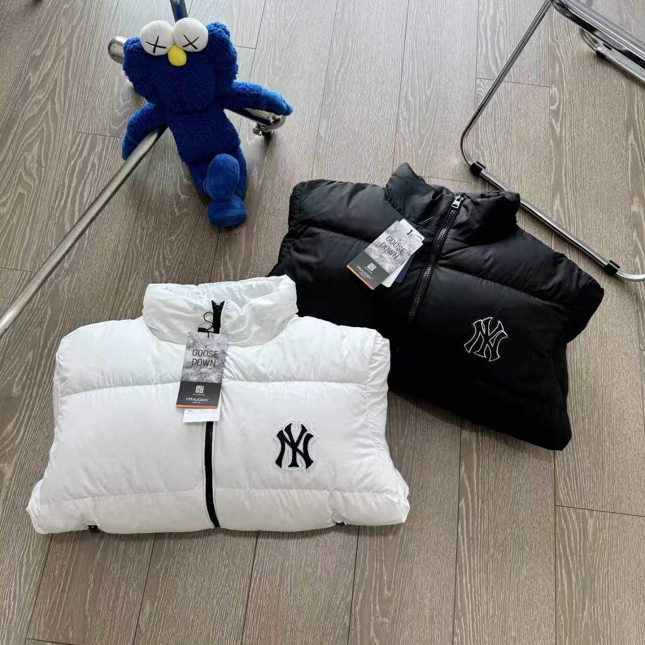 MLB New York Yankees Puffed-up Jacket with Duck Velvet Filling: Quality Assurance! - 图片 2
