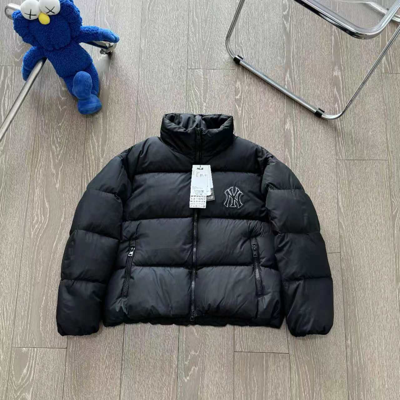 MLB New York Yankees Puffed-up Jacket with Duck Velvet Filling: Quality Assurance! - 图片 3