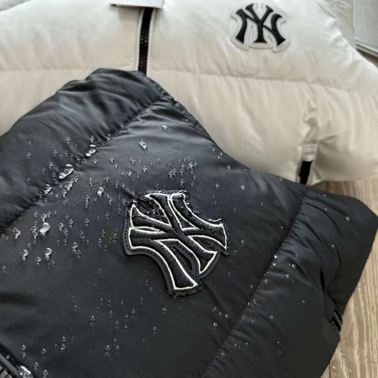 MLB New York Yankees Puffed-up Jacket with Duck Velvet Filling: Quality Assurance! - 图片 7
