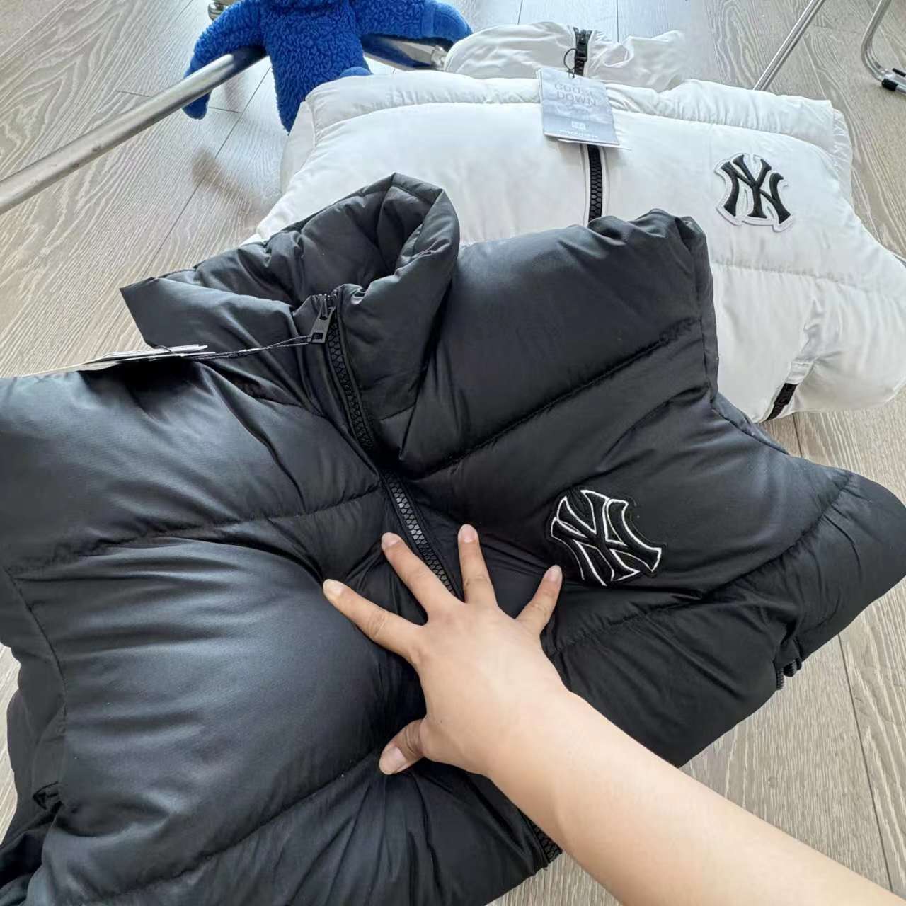 MLB New York Yankees Puffed-up Jacket with Duck Velvet Filling: Quality Assurance! - 图片 8