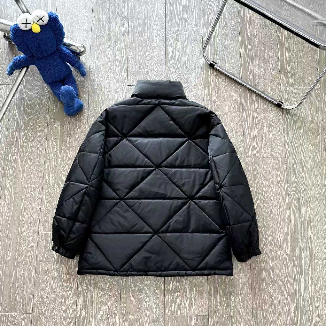 Luxury Prada Linea Rossa Velvet Cabinet: High-End Quality and Craftsmanship, Exquisite Details - 图片 4