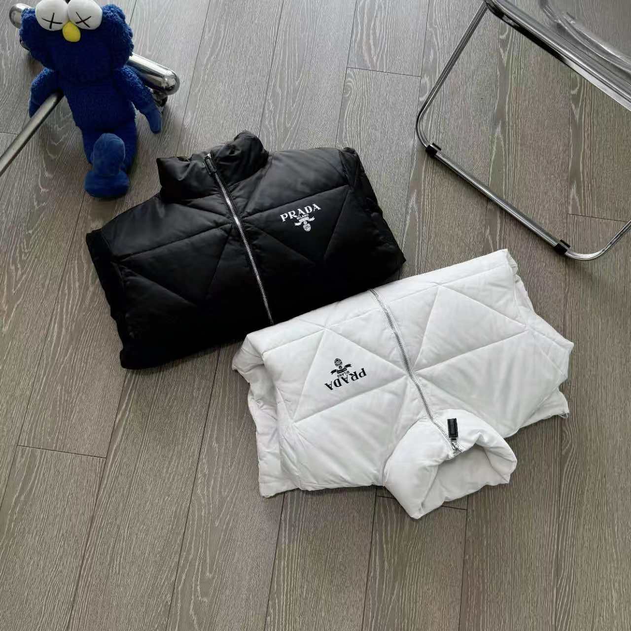 Luxury Prada Linea Rossa Velvet Cabinet: High-End Quality and Craftsmanship, Exquisite Details - 图片 9