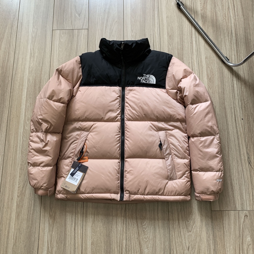The North Face Nuptse 1996 Collection: High-Quality Embroidery and Functional Design - 图片 5