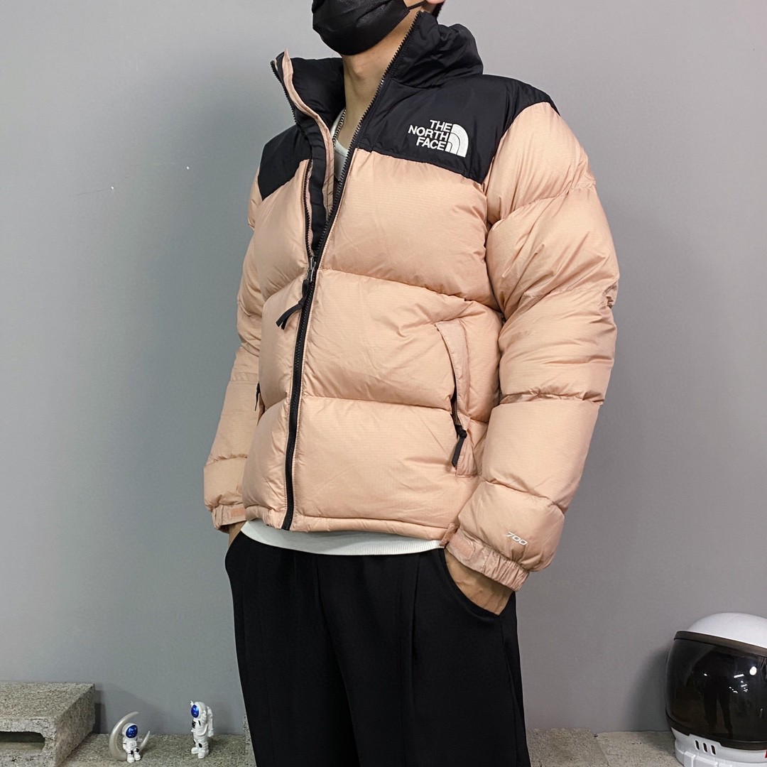 The North Face Nuptse 1996 Collection: High-Quality Embroidery and Functional Design - 图片 9
