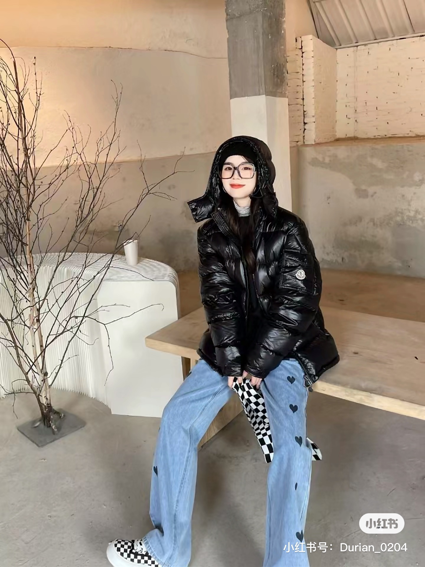 Moncler Maya: Classic Waterproof Puffy Jacket with Distinct Design and High Quality. - 图片 3