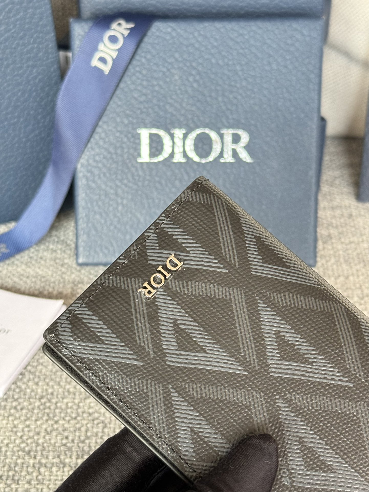 Dior男士新款双折卡夹️采用Oblique印花放入口袋型号2ESCH138尺寸8.2x11.2请认准6