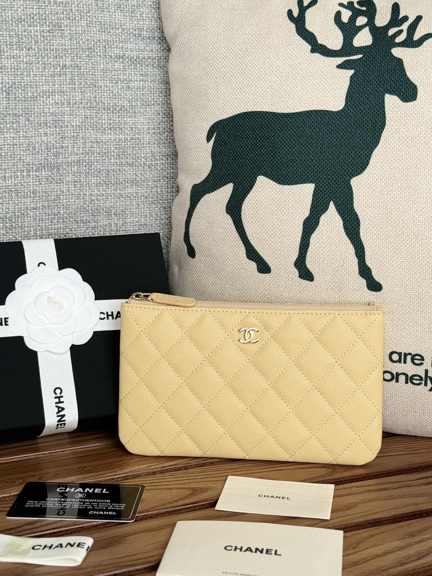 Chanel Bolsos de embrague Cuero de vaca