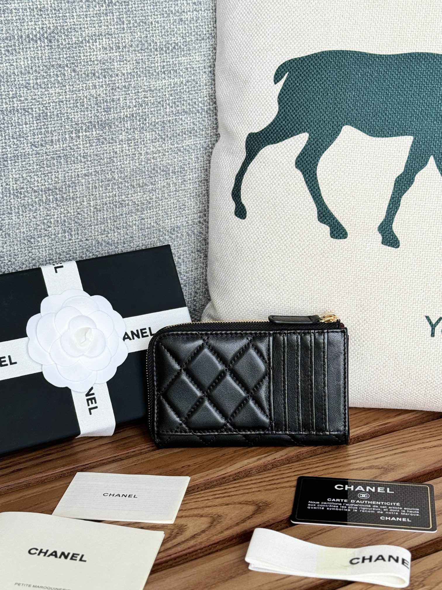 P CHANEL🌹小香2024年新品
CHANEL 7字型单拉卡包   原单品质 
款号：A3179，颜