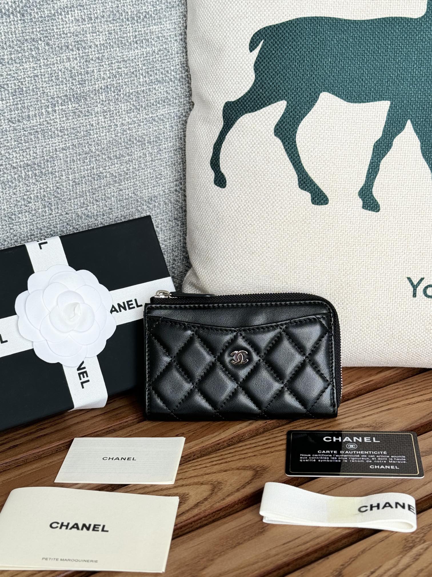 P CHANEL🌹小香2024年新品
CHANEL 7字型单拉卡包   原单品质 
款号：A3179，颜