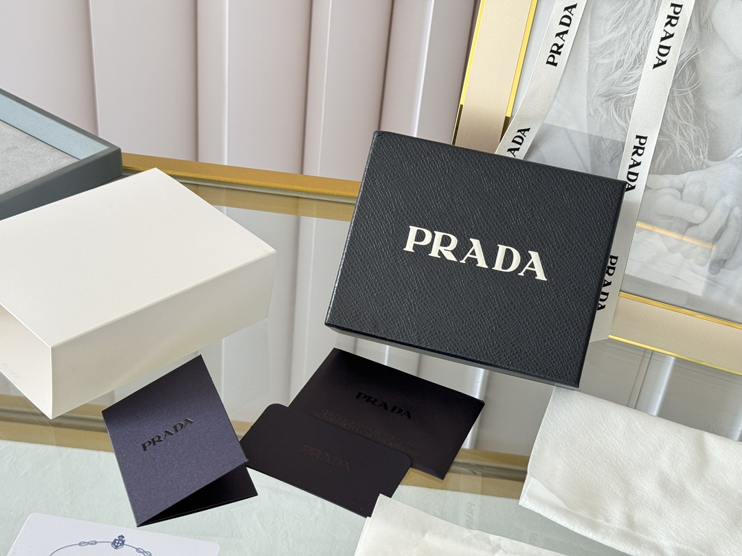 Bolsa PRADA porta-cartão prada está online — photo 2