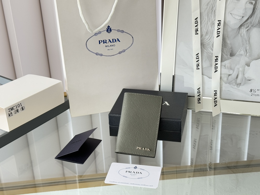 Prada Wallet Card pack Unisex Calfskin Cowhide Fashion