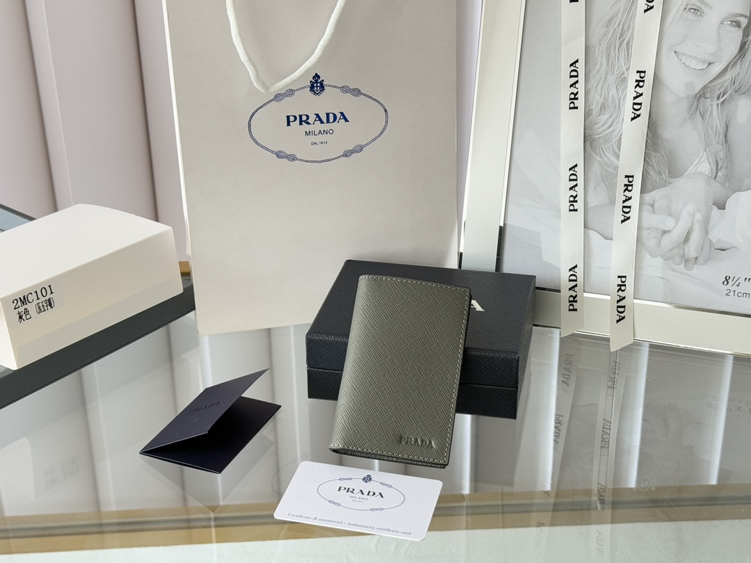 Prada Wallet Card pack Unisex Calfskin Cowhide Fashion