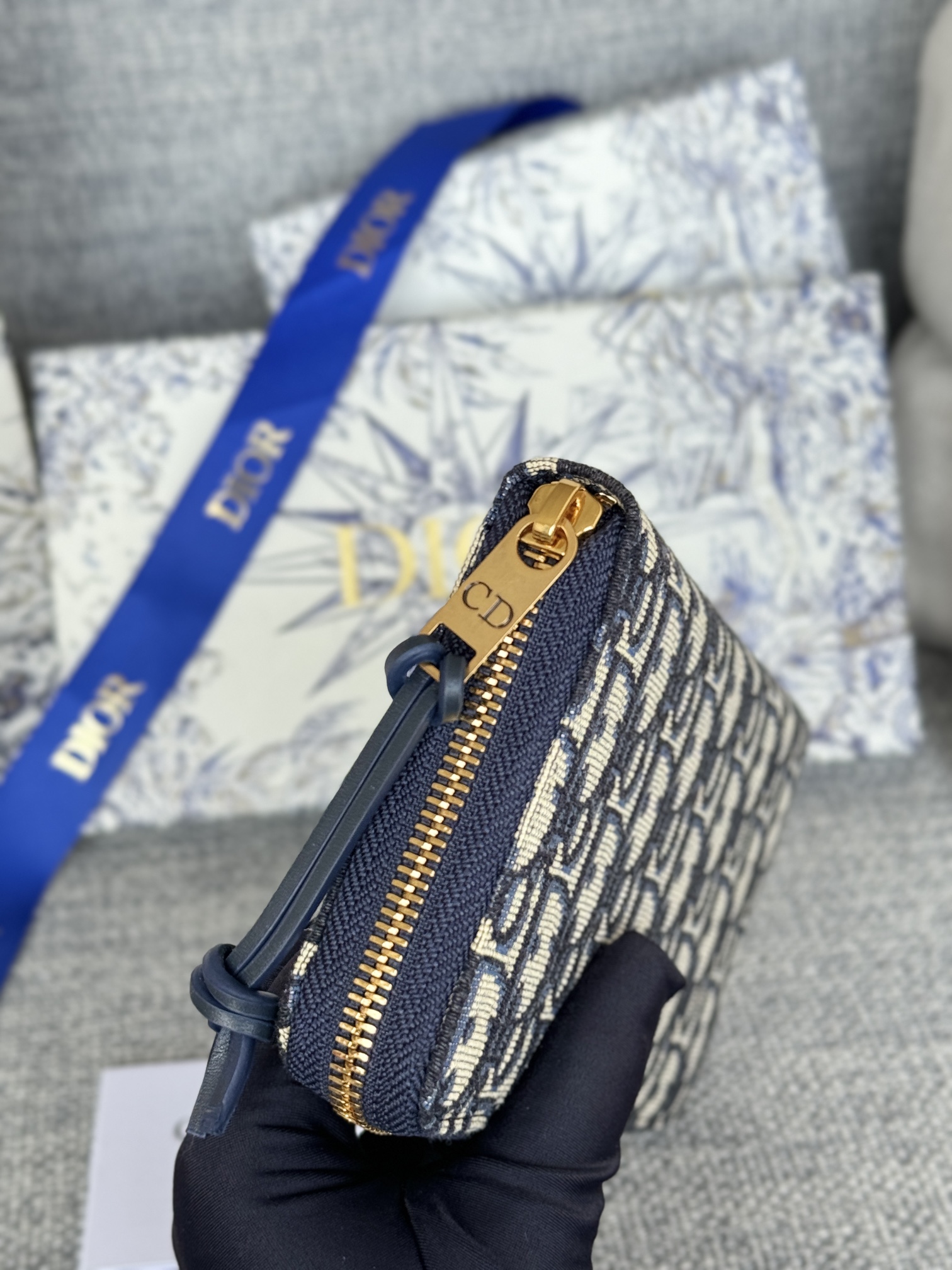 Pdior 长款拉链钱包，蓝色提花布 Dior Oblique 搭配深蓝色头层牛皮，容量大双隔层，8卡位