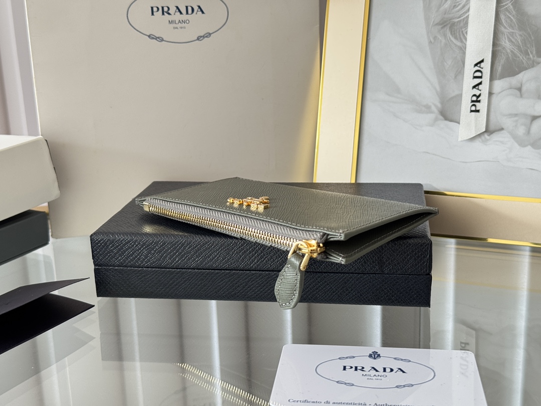 Prada 1MC079 Gray Saffiano leather medium everyday