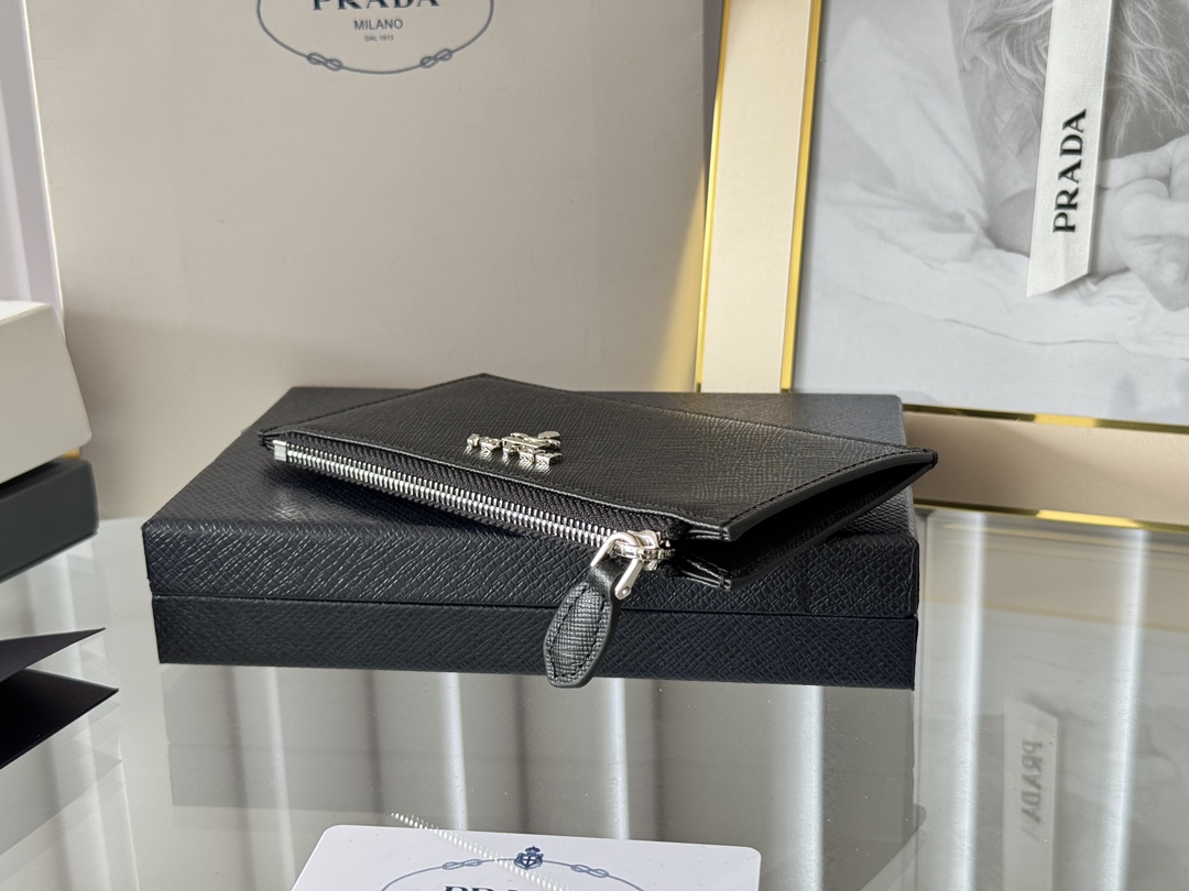 Prada 1MC079 Black Saffiano leather medium everyday