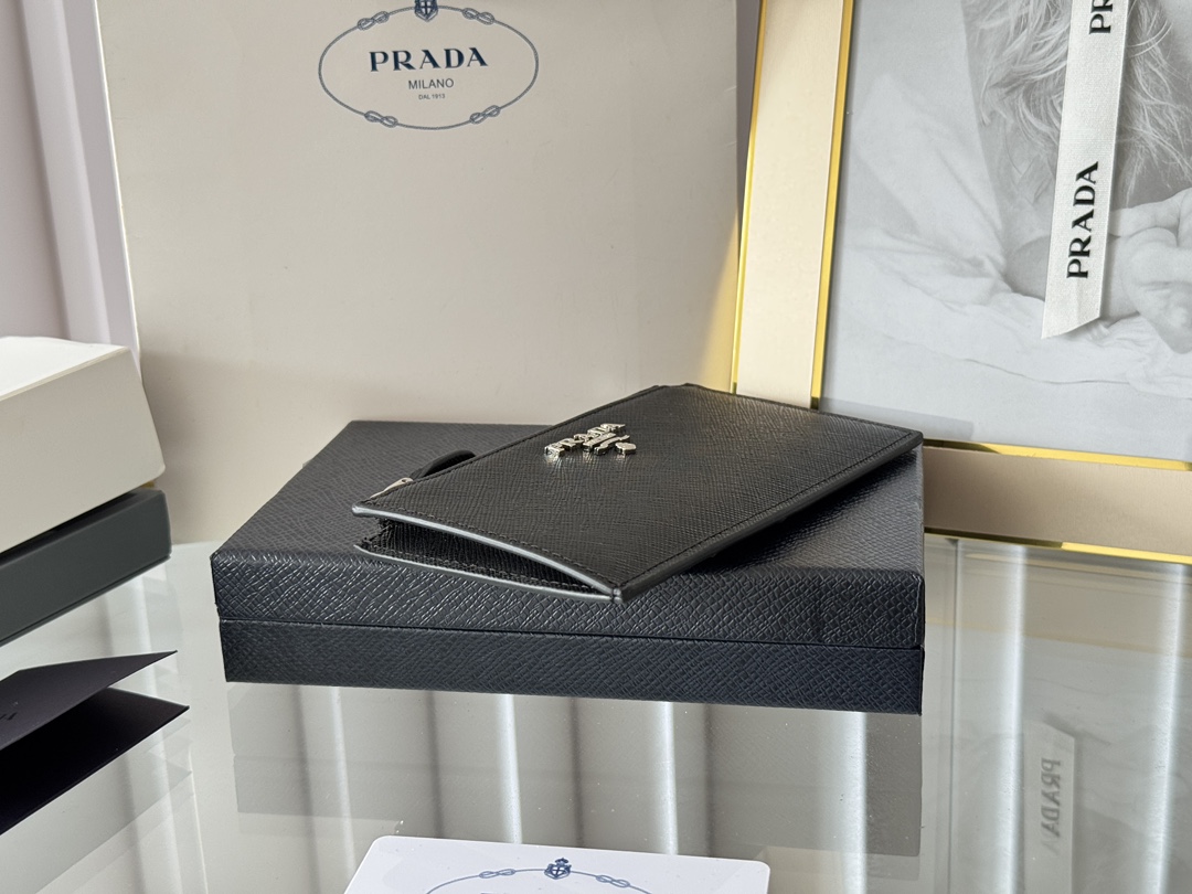 Prada 1MC079 Black Saffiano leather medium everyday