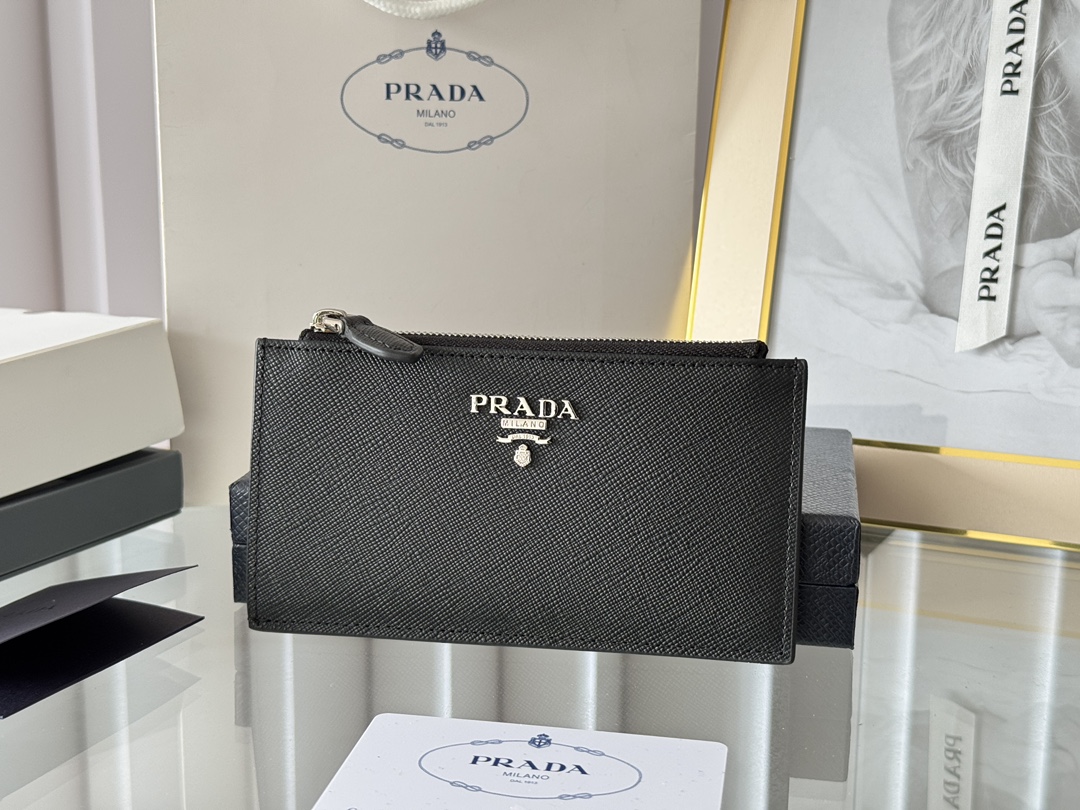 Prada 1MC079 Black Saffiano leather medium everyday
