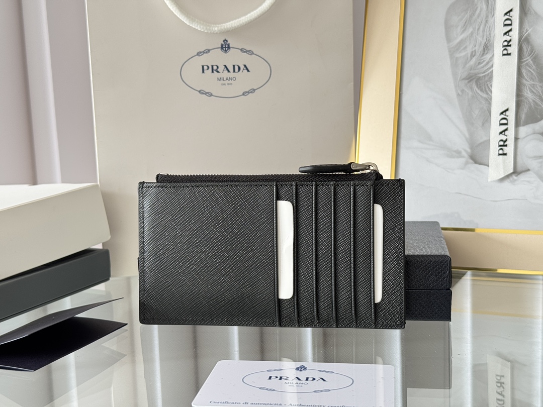 Prada 1MC079 Black Saffiano leather medium everyday