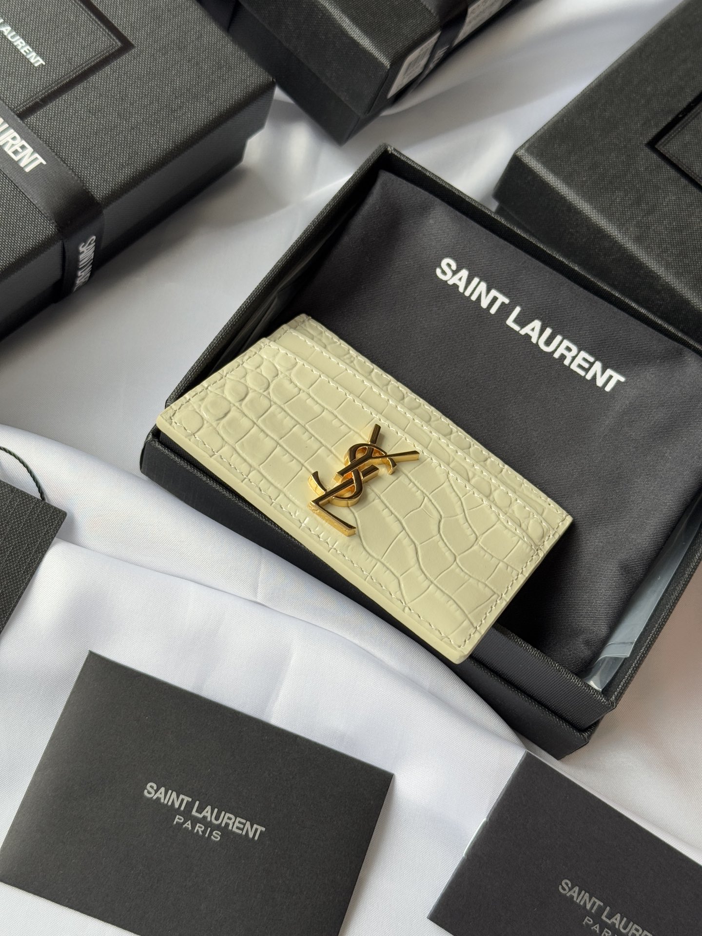 Yves Saint Laurent Crocodile Embossed Leather Card Holder Wallet 3 i1732449152 6521 0