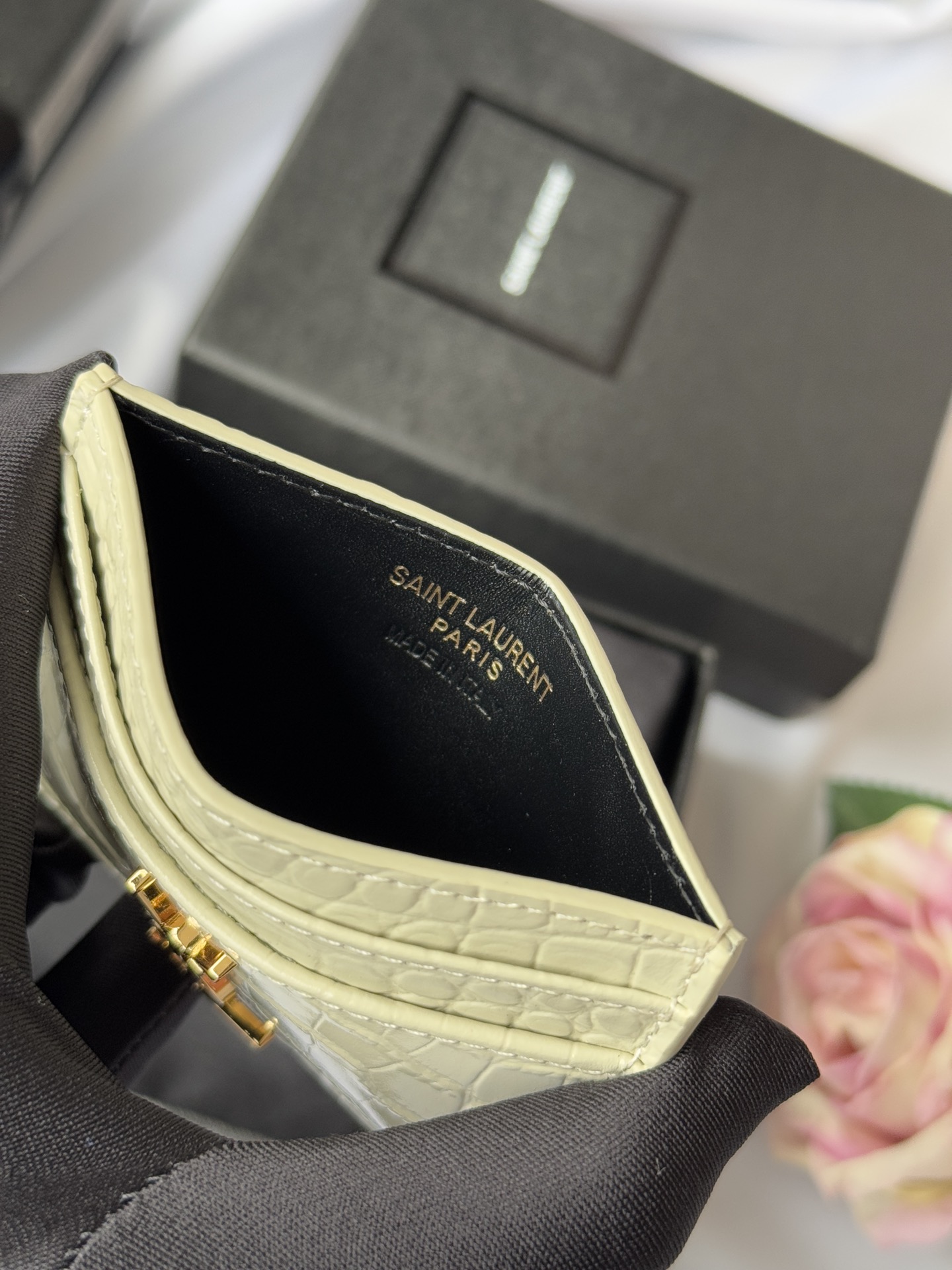 Yves Saint Laurent Crocodile Embossed Leather Card Holder Wallet 6 i1732449153 9951 5