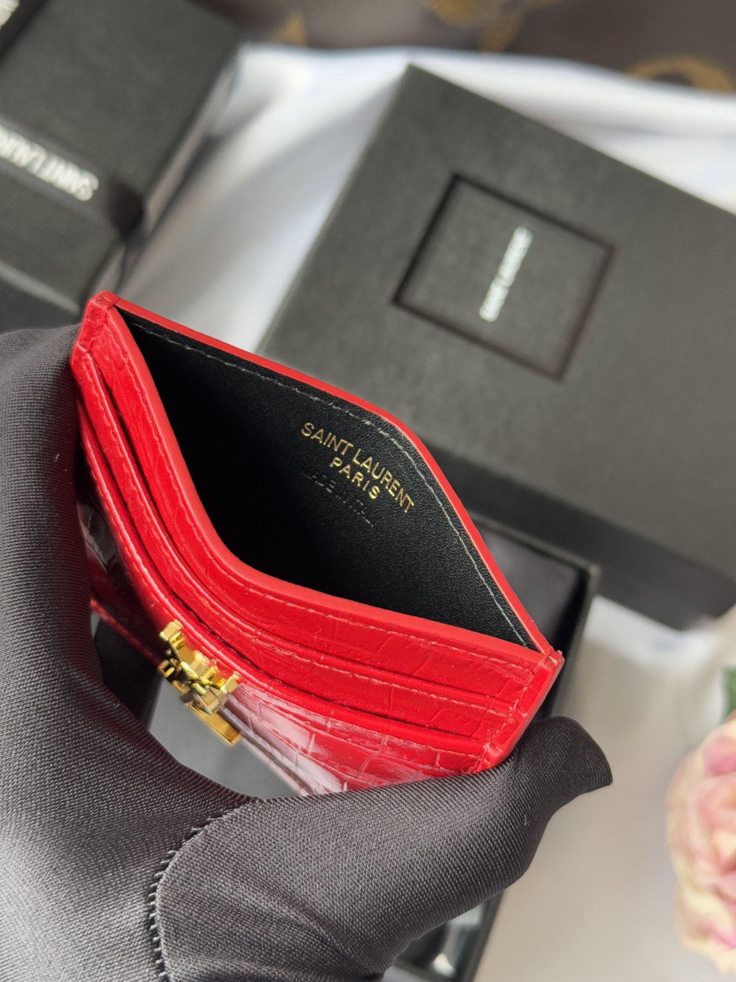 Saint Laurent Paris Embossed Crocodile Leather Card Holder 8 i1732449168 1310 1