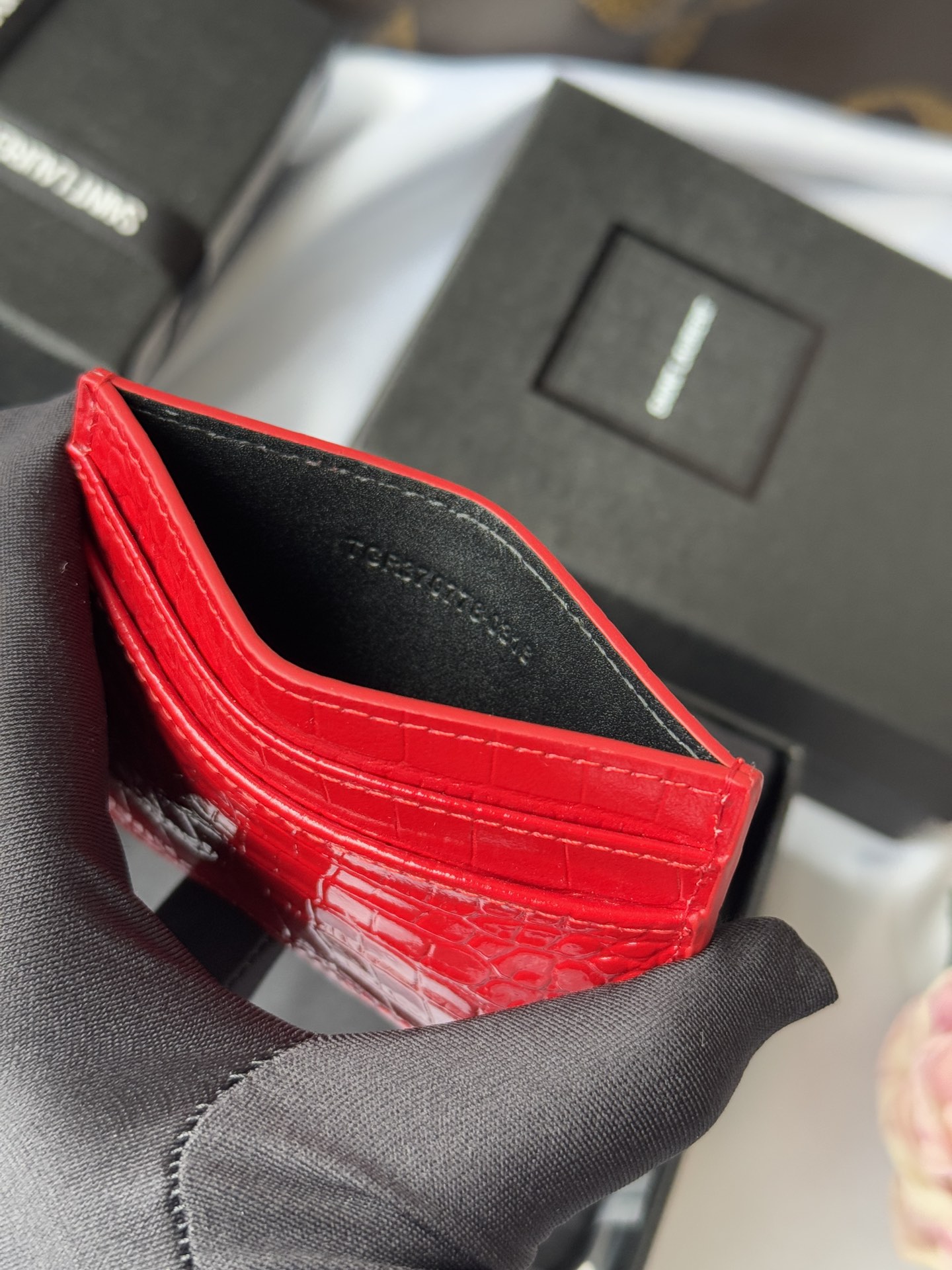 Saint Laurent Paris Embossed Crocodile Leather Card Holder 9 i1732449168 1890 7