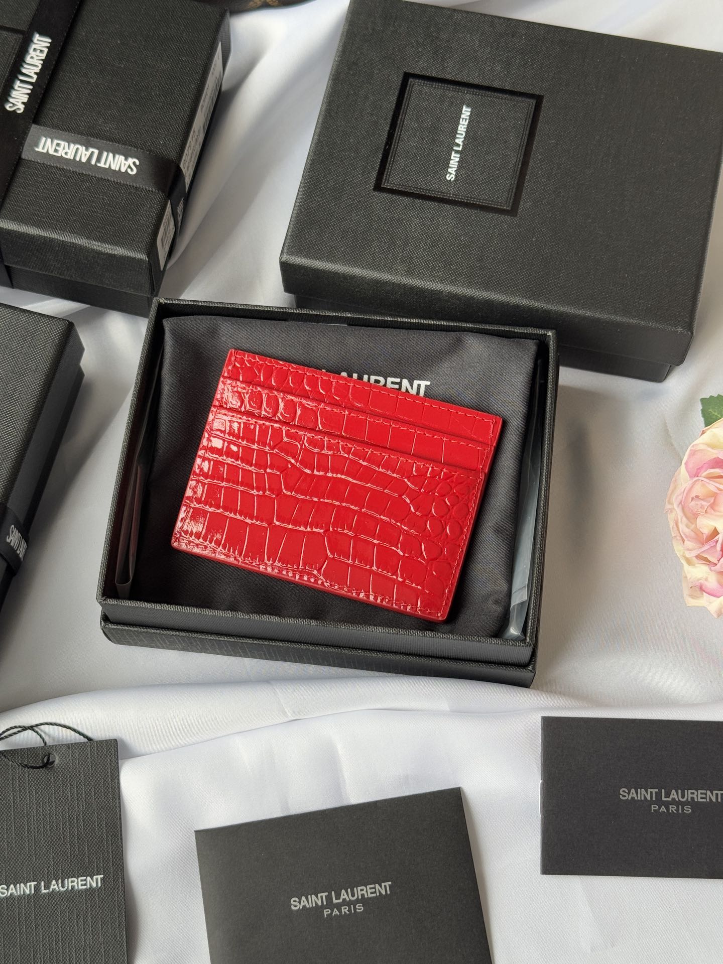 Saint Laurent Paris Embossed Crocodile Leather Card Holder 2 i1732449168 2685 5