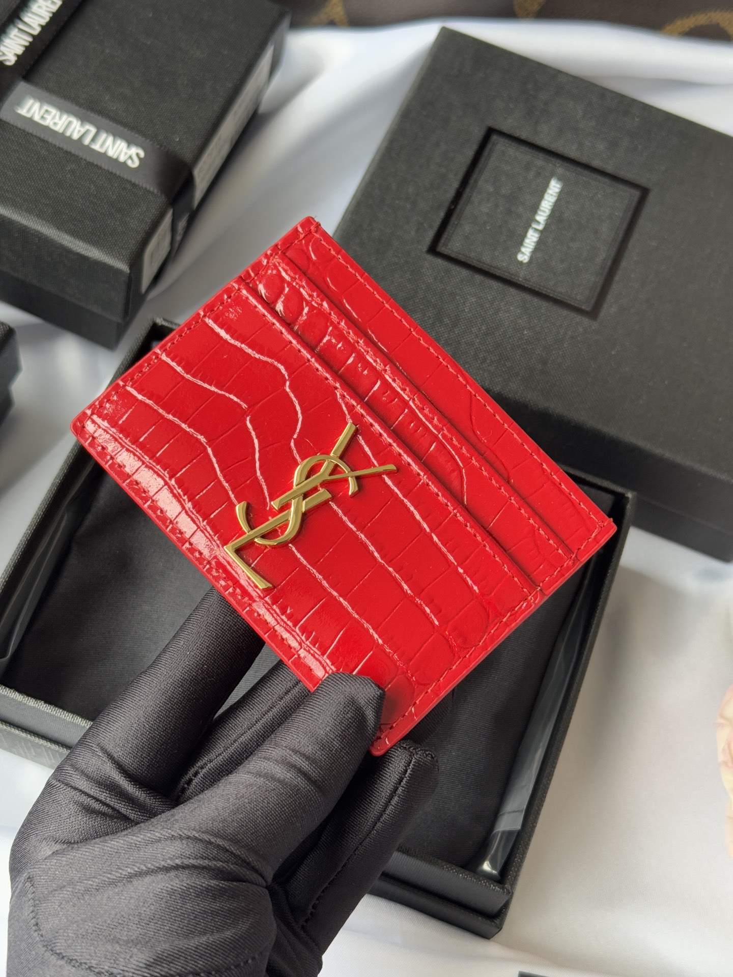 Saint Laurent Paris Embossed Crocodile Leather Card Holder 6 i1732449168 6670 0