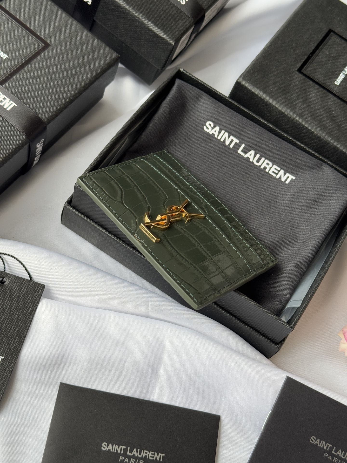 Yves Saint Laurent Paris Embossed Crocodile Leather Card Holder Wallet 6 i1732449180 5867 6