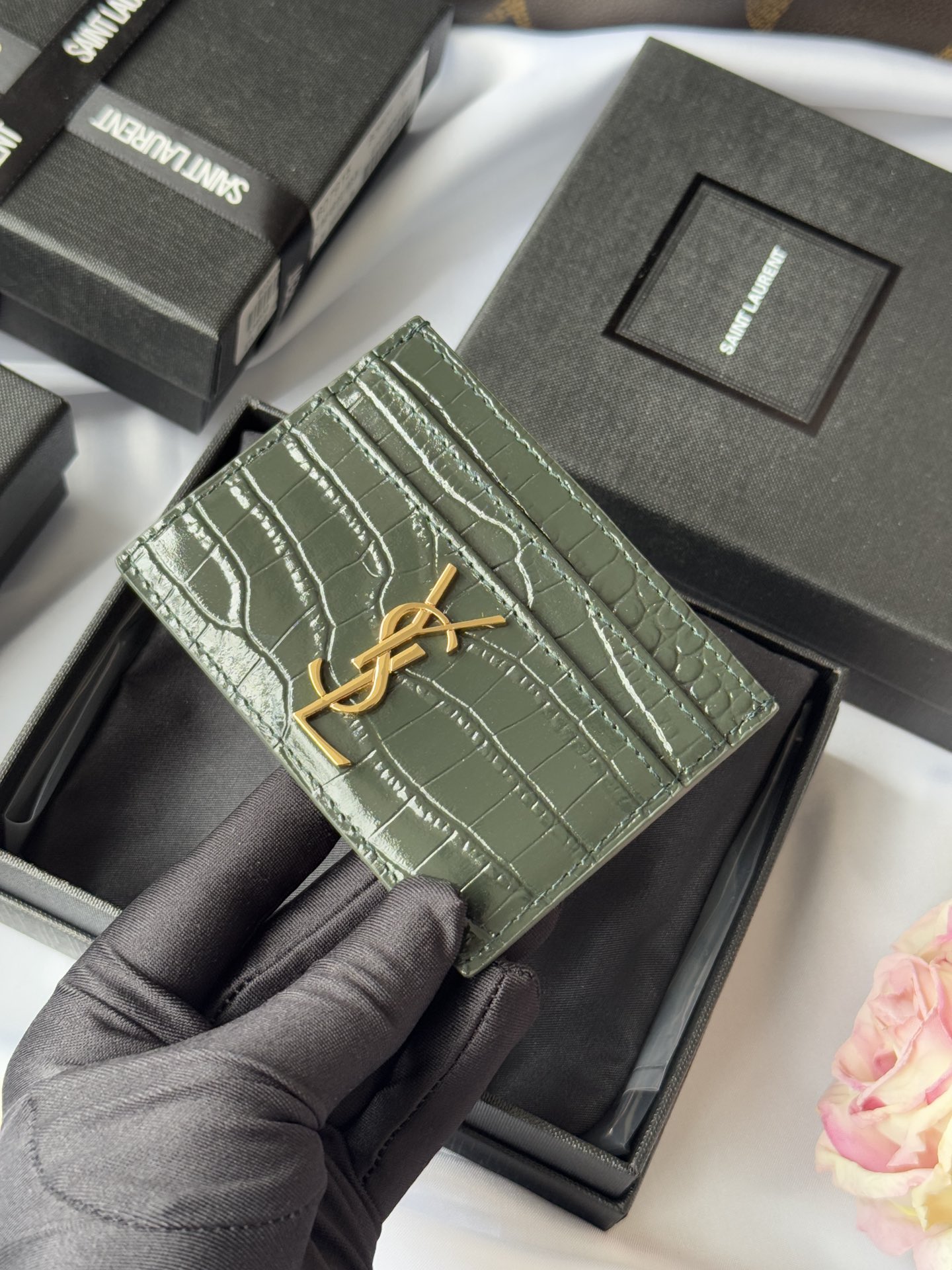 Yves Saint Laurent Paris Embossed Crocodile Leather Card Holder Wallet 7 i1732449180 6453 7