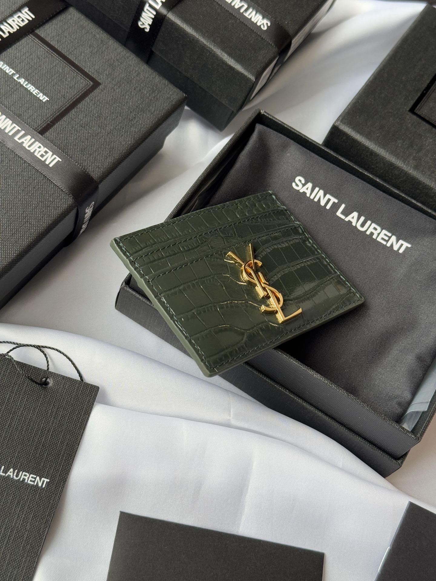 Yves Saint Laurent Paris Embossed Crocodile Leather Card Holder Wallet 5 i1732449180 7771 8