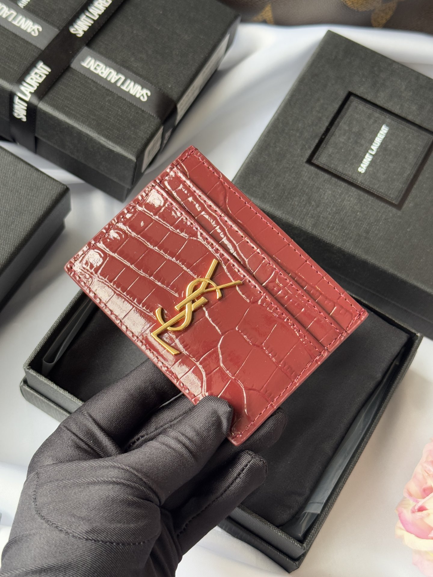 Yves Saint Laurent Crocodile Embossed Leather Card Holder Wallet 7 i1732449192 2888 3