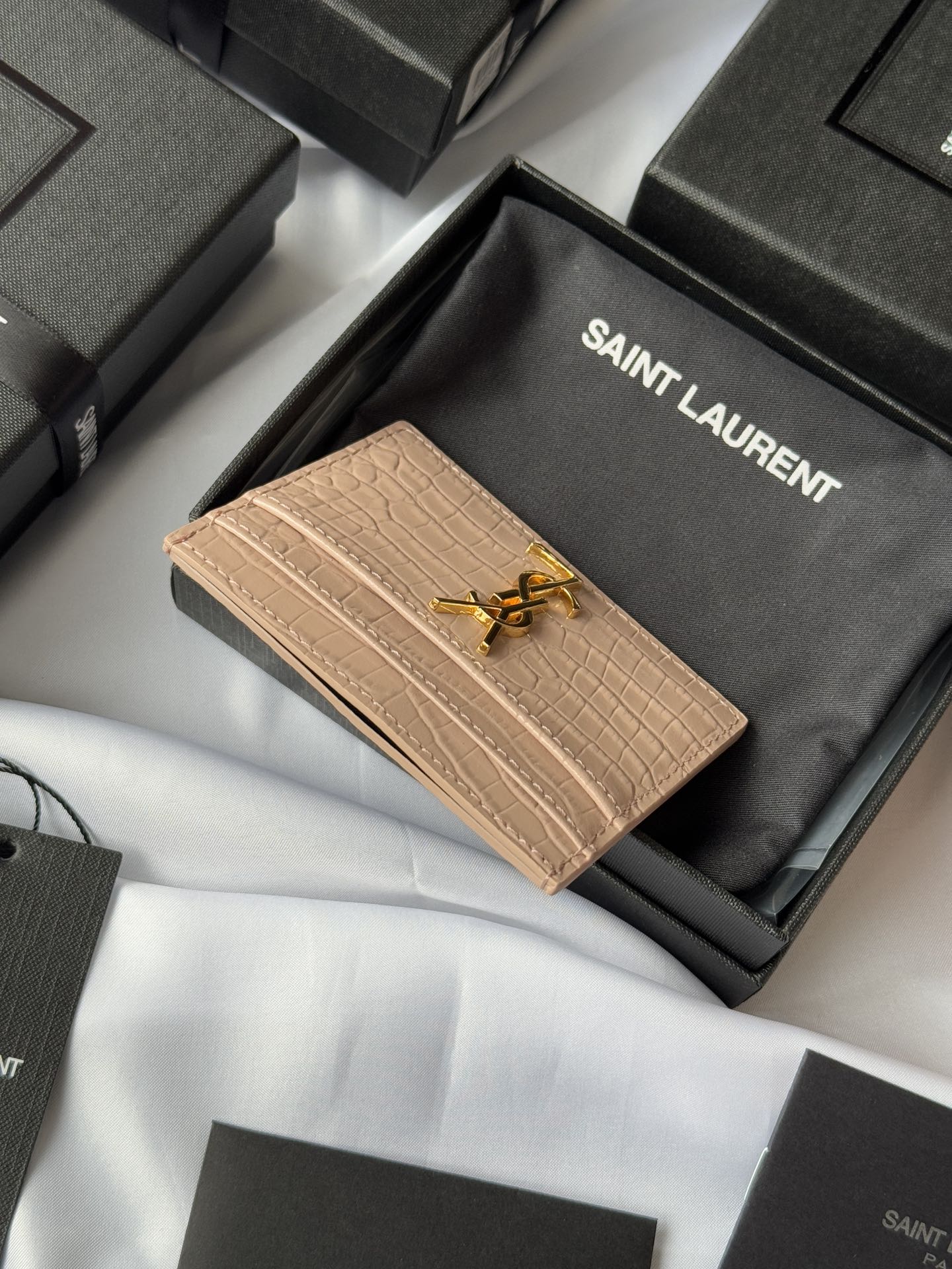 Saint Laurent Paris Embossed Crocodile Leather Card Holder Wallet, Beige 4 i1732449434 1552 8