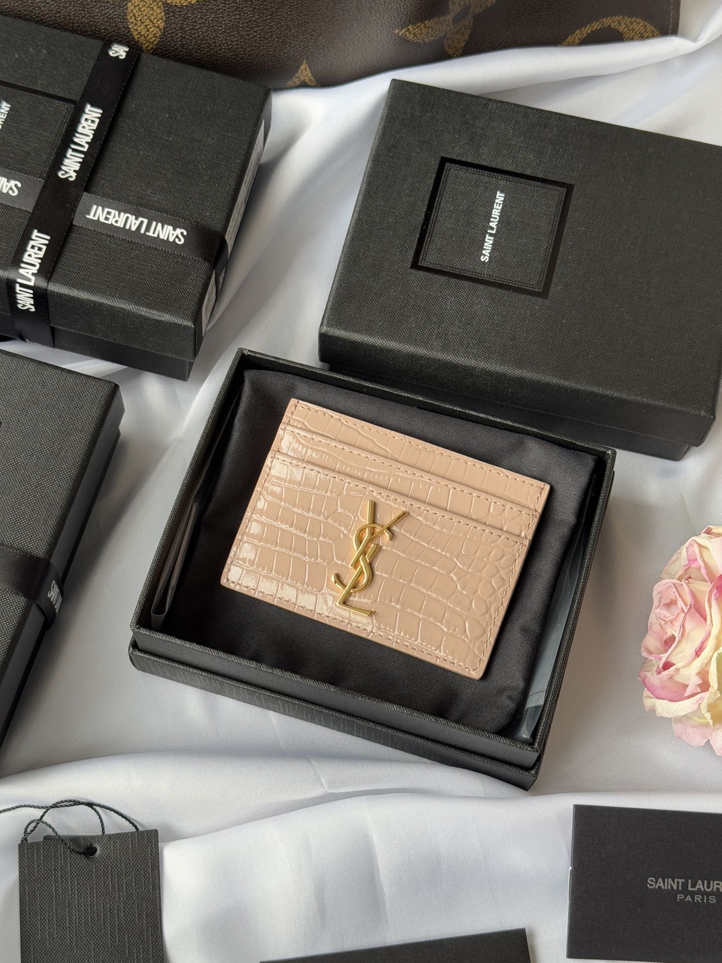 Saint Laurent Paris Embossed Crocodile Leather Card Holder Wallet, Beige 2 i1732449434 4362 3