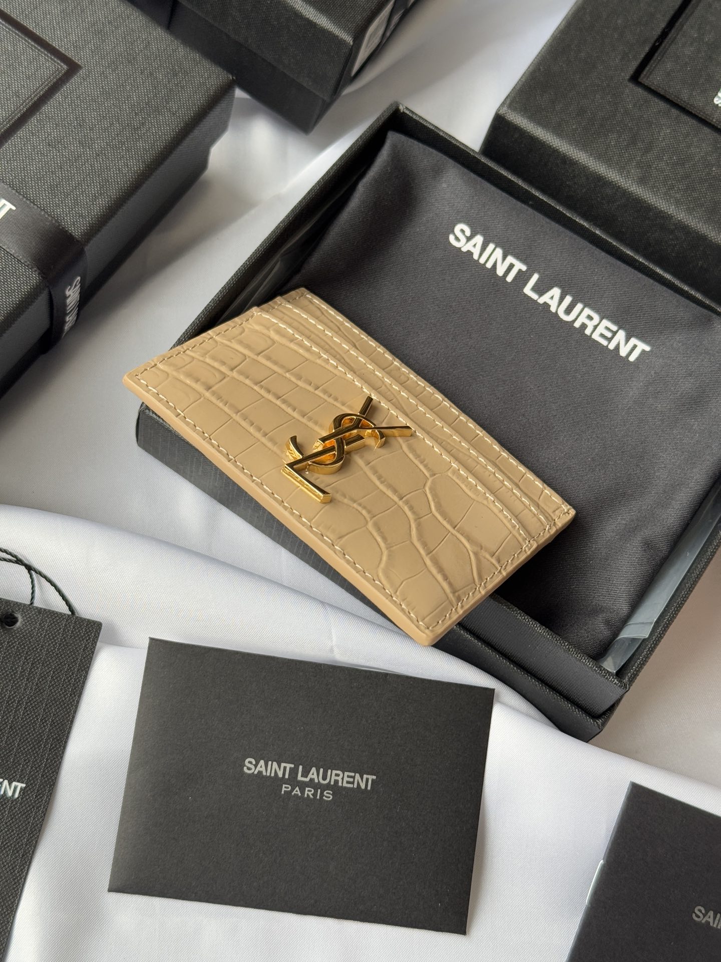 Saint Laurent Paris Crocodile Embossed Leather Card Holder Wallet 6 i1732449446 1797 2