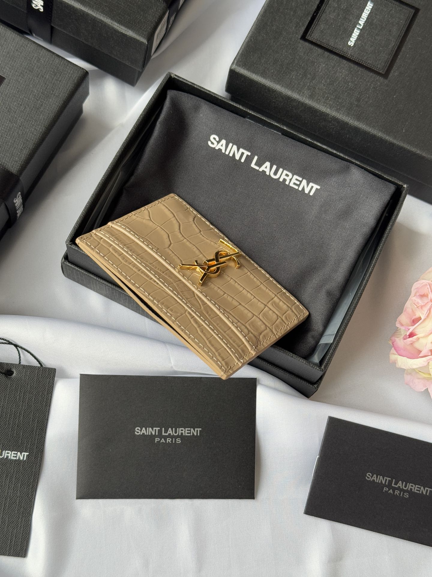 Saint Laurent Paris Crocodile Embossed Leather Card Holder Wallet 4 i1732449446 6115 0